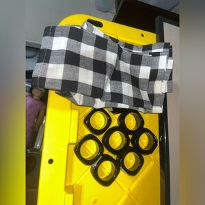 LONGABERGER NAPKIN HOLDERS (8) + LINTEX NAPKINS (3)